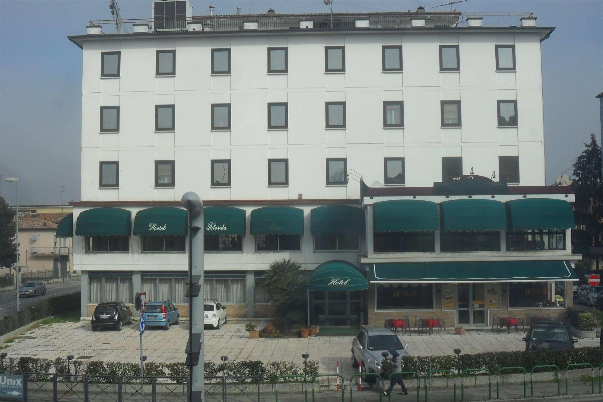 Hotel Florida بيوفي دي ساكّو المظهر الخارجي الصورة